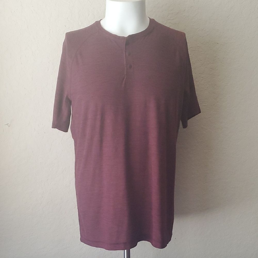 Old Navy Active Men's Breathe On Henley T-Shirt Burgundy Large -Short Sleeve Top